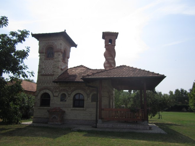 Some non-euclidian architecture courtesy of the Kovilj monks